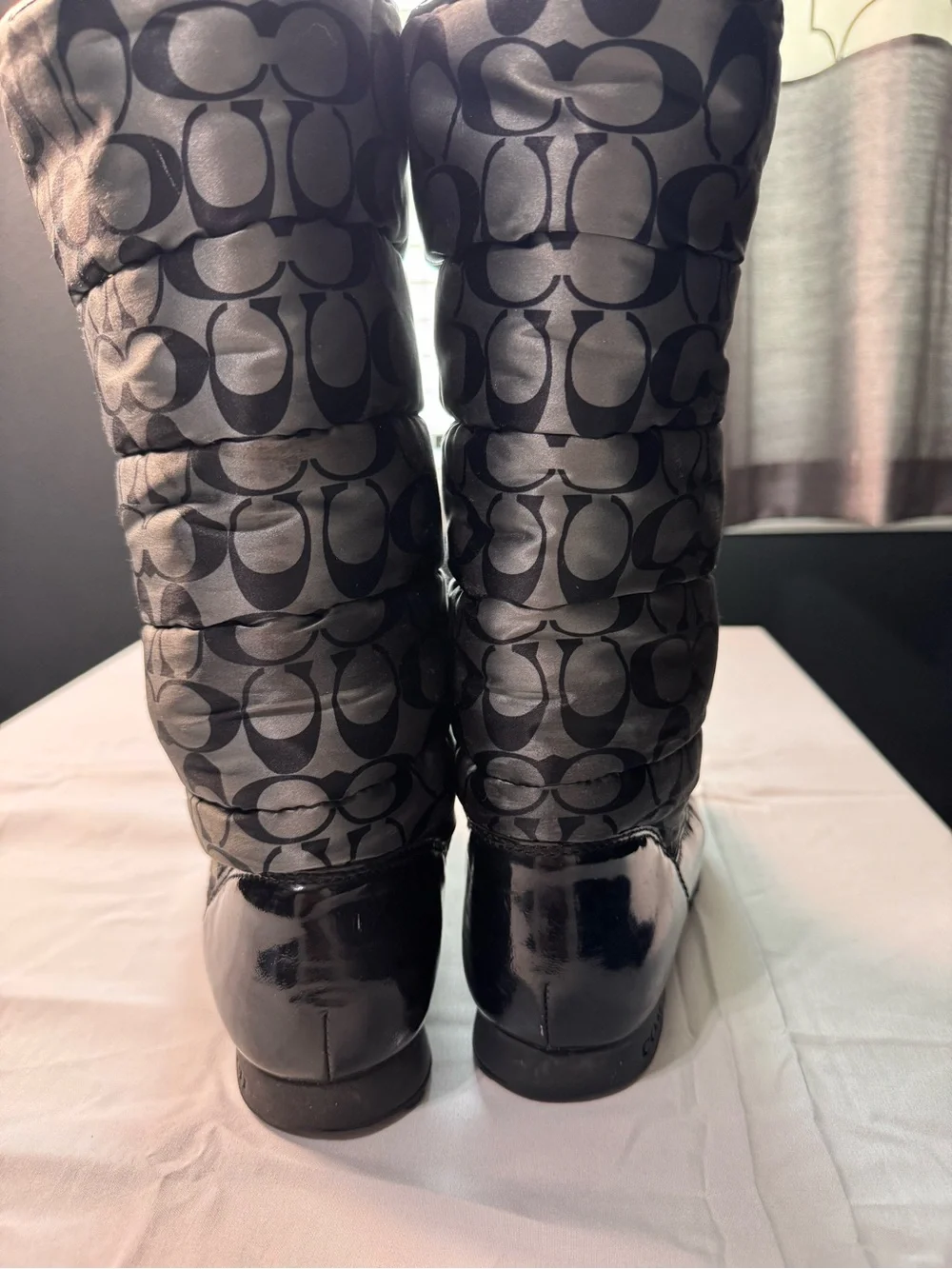 Coach Gray & Black Signature Logo Winter Boots with Front Zips Women’s 7.5